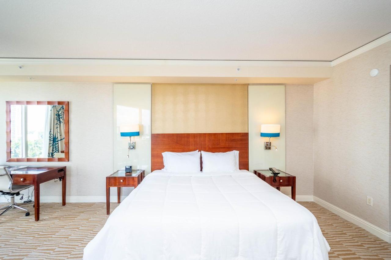 Trump Intl 2 Bedroom Apartment 1600 Sqf Ocean And Bay View Sunny Isles Beach Exterior foto